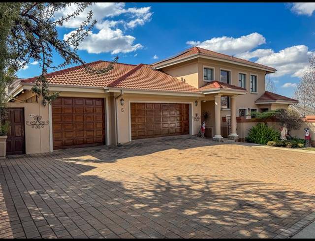 4 BEDROOM HOUSE FOR SALE IN MIDLANDS ESTATE